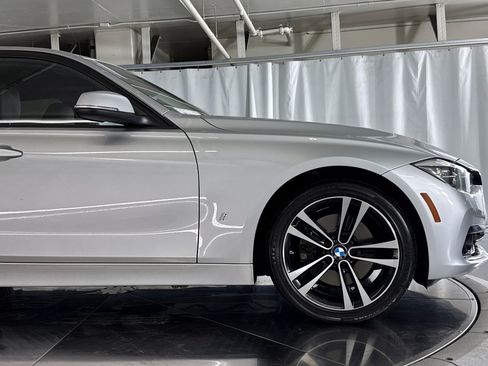 Used 2018 BMW 330e w/ Premium Package RWD image 35