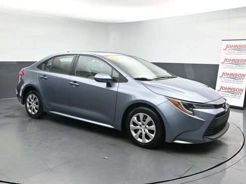 Used 2024 Toyota Corolla LE image 2