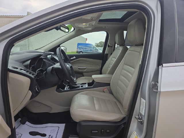Used 2018 Ford Escape Titanium AWD/4WD image 9