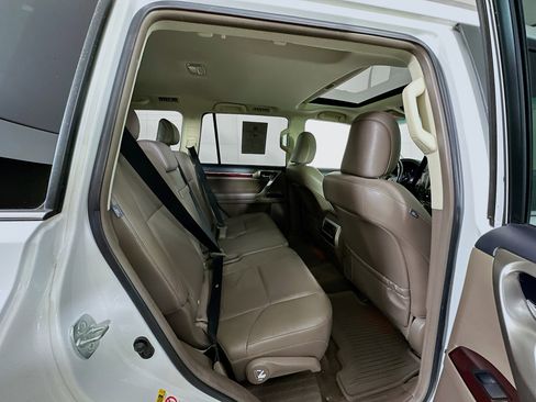 Used 2018 Lexus GX 460 Premium w/ Premium Package image 31