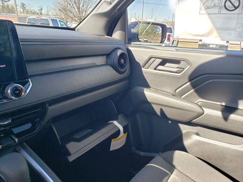 New 2026 Chevrolet Colorado W/T image 22