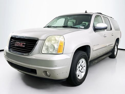 Used 2007 GMC Yukon XL SLT w/ SLT Preferred Equipment Group RWD image 1