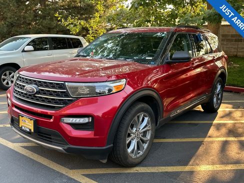 Certified 2023 Ford Explorer XLT w/ Equipment Group 202A AWD/4WD image 1
