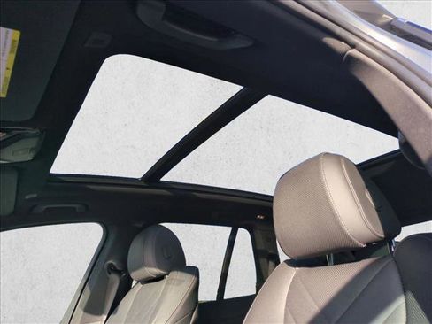 Certified 2025 BMW X5 xDrive40i w/ Parking Assistance Package image 16