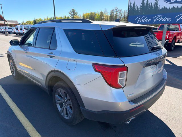 Used 2024 Ford Explorer XLT w/ Equipment Group 202A AWD/4WD image 3
