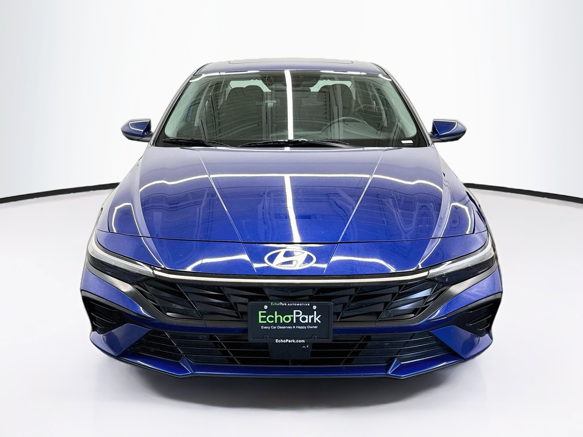 Used 2025 Hyundai Elantra SEL FWD image 2