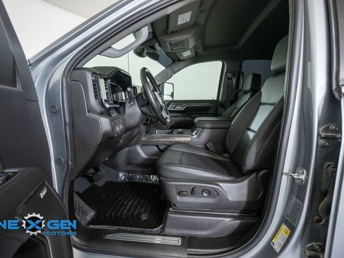 Used 2025 Chevrolet Silverado 2500 LTZ w/ LTZ Convenience Package AWD/4WD image 11