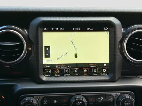 Used 2022 Jeep Wrangler Unlimited Sahara AWD/4WD image 30