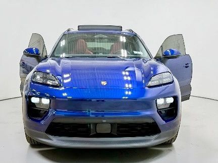 Used 2025 Porsche Macan 4S Electric w/ Premium Package AWD/4WD image 11