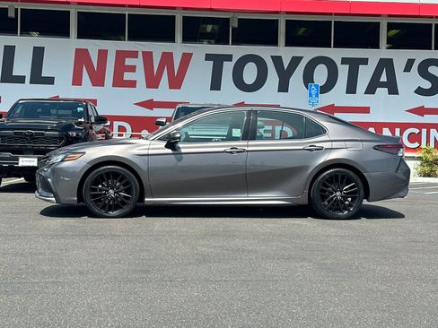 Used 2024 Toyota Camry XSE FWD image 2