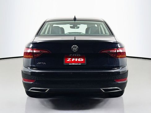 Used 2019 Volkswagen Jetta SEL Premium image 4