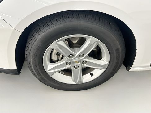 Used 2024 Chevrolet Malibu LT FWD image 11