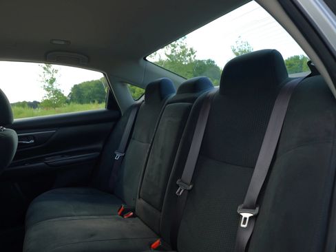 Used 2015 Nissan Altima 2.5 S w/ Power Driver Seat Package FWD image 12