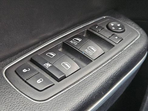 Used 2023 Chrysler 300 S RWD image 27