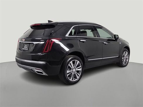 Used 2025 Cadillac XT5 Premium Luxury image 4