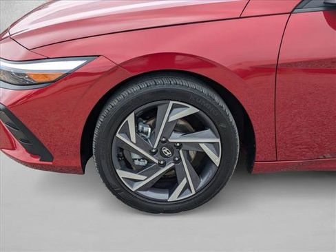 Certified 2025 Hyundai Elantra Sport FWD image 22