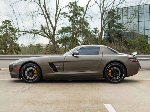 Used 2012 Mercedes-Benz SLS AMG Coupe image 7