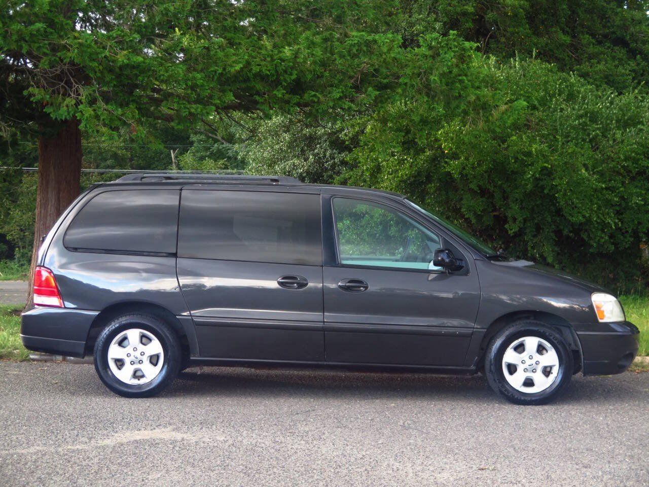 Used 2007 Ford Freestar SE FWD image 5