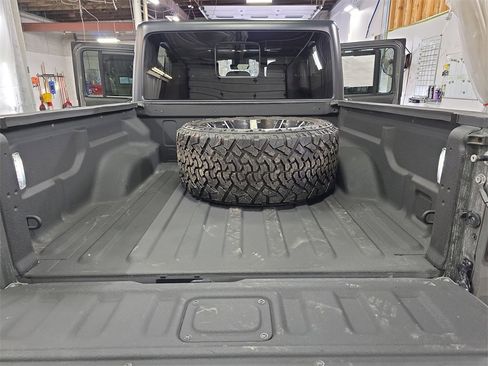 Used 2021 Jeep Gladiator Mojave w/ Uconnect 4C Nav & Sound Group image 12