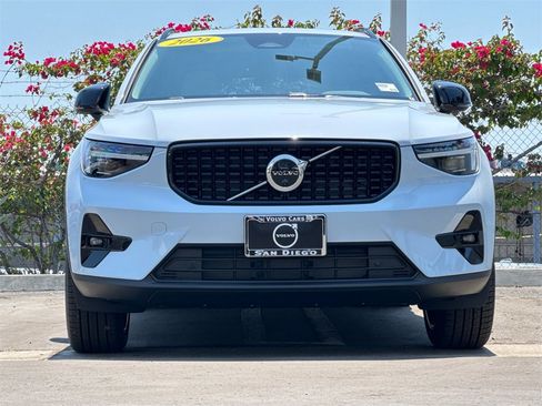 New 2026 Volvo XC40 B5 Ultra w/ Climate Package image 8