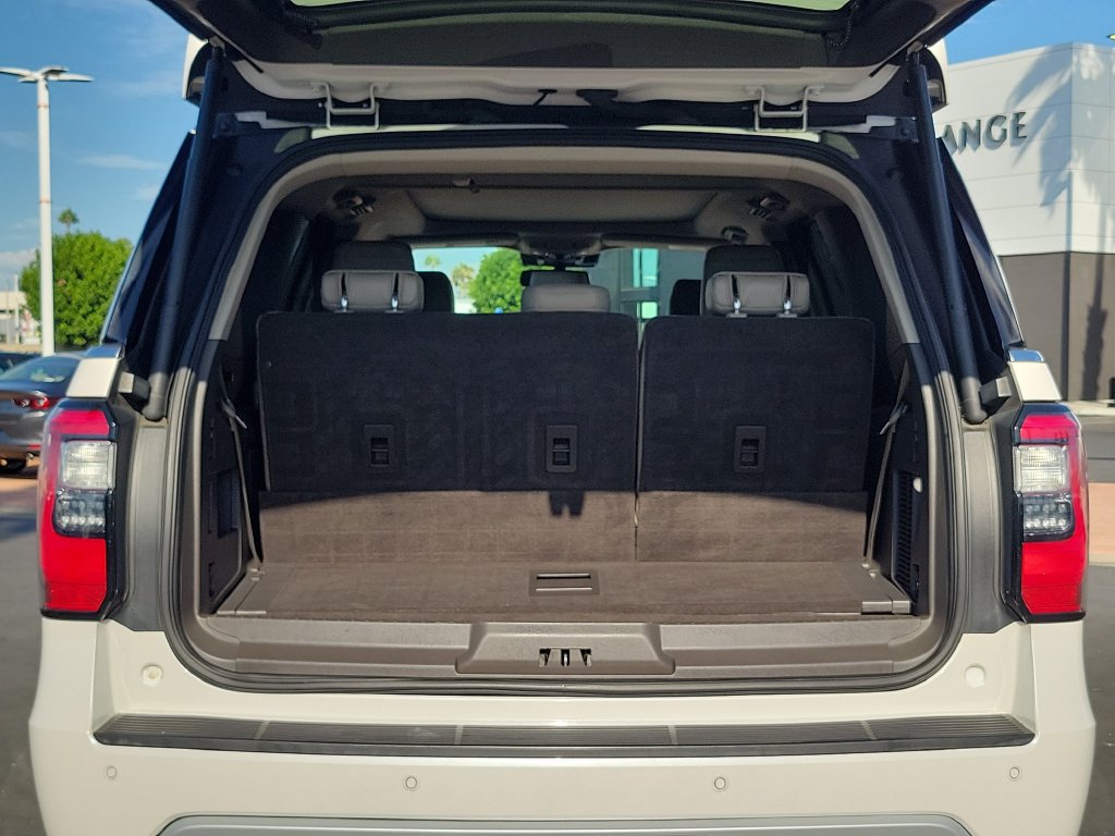 Used 2019 Ford Expedition Limited w/ Equipment Group 302A AWD/4WD image 28