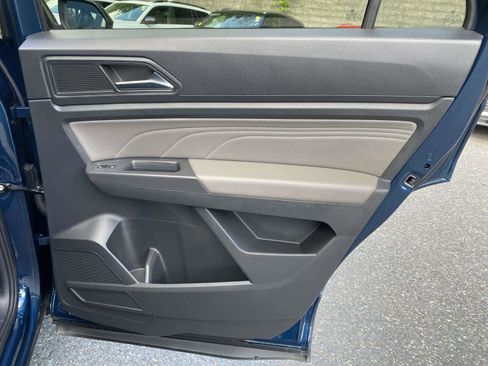 Certified 2023 Volkswagen Atlas Cross Sport SE w/ Panoramic Sunroof Package AWD/4WD image 29