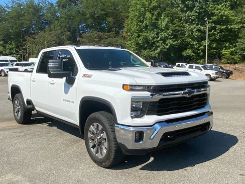 Used 2026 Chevrolet Silverado 2500 LT w/ All Star Edition AWD/4WD image 3
