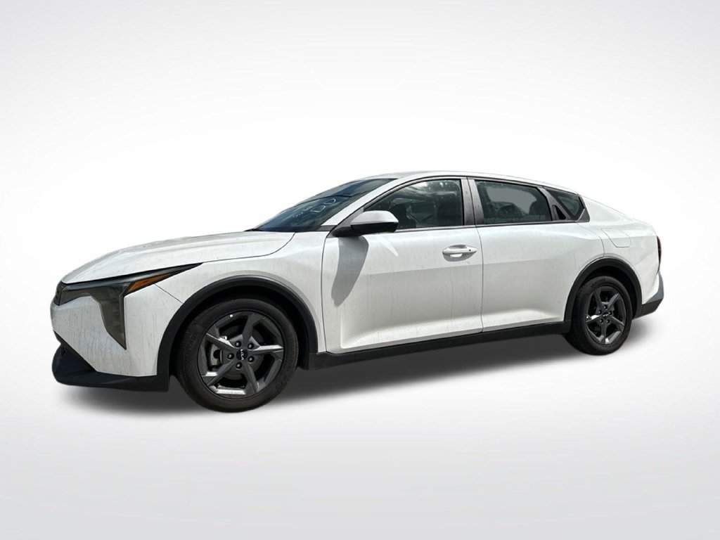 Used 2025 Kia K4 FWD image 2