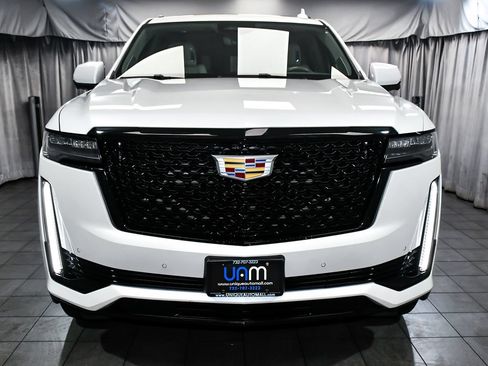 Used 2022 Cadillac Escalade Sport Platinum AWD/4WD image 2