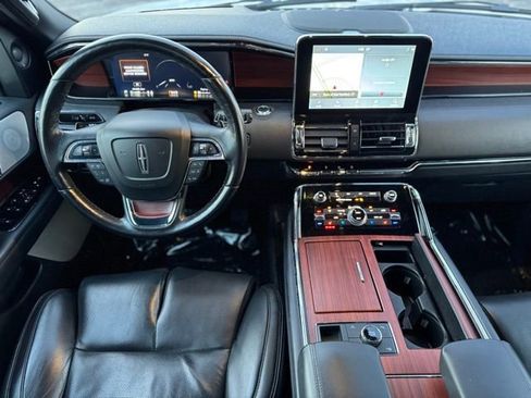 Used 2020 Lincoln Navigator L Reserve w/ Luxury Package image 18