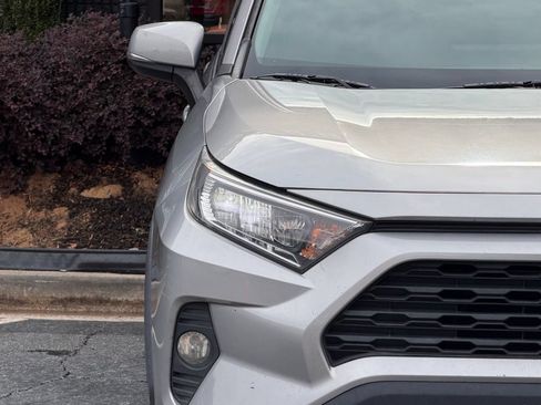 Used 2020 Toyota RAV4 XLE AWD/4WD image 4