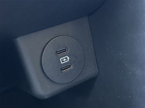 Used 2025 Ford Explorer Active w/ Active Comfort Package image 31