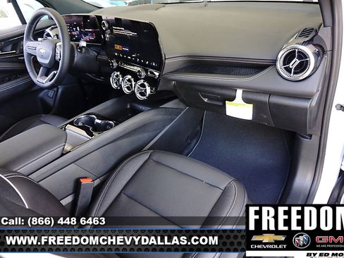 New 2025 Chevrolet Blazer EV LT image 12