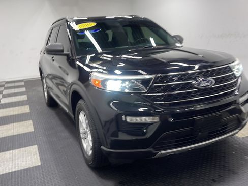 Used 2020 Ford Explorer XLT w/ Equipment Group 202A AWD/4WD image 24