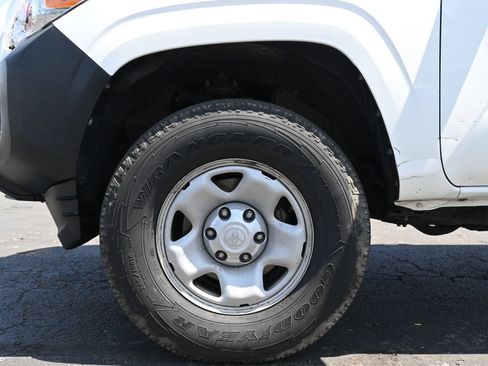 Used 2020 Toyota Tacoma SR RWD image 28