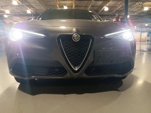 Used 2023 Alfa Romeo Stelvio Ti AWD/4WD image 7