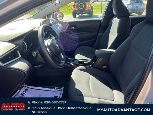Used 2021 Toyota Corolla LE image 23