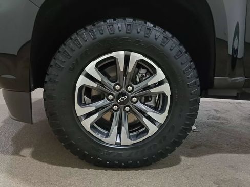 Used 2022 Chevrolet Colorado Z71 AWD/4WD image 13