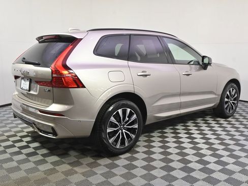 Used 2025 Volvo XC60 B5 Plus AWD/4WD image 7