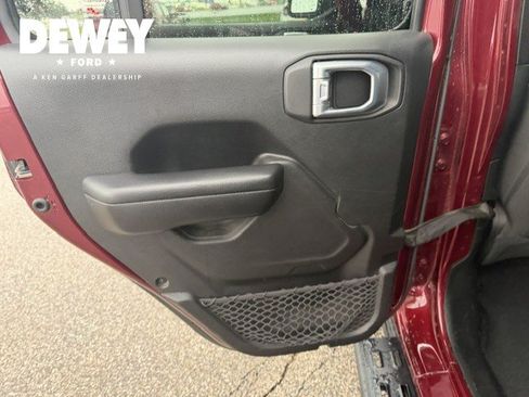 Used 2021 Jeep Wrangler Unlimited Sport AWD/4WD image 23