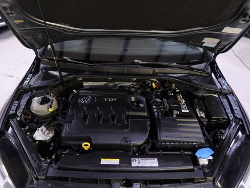 Used 2015 Volkswagen Golf TDI S FWD image 9