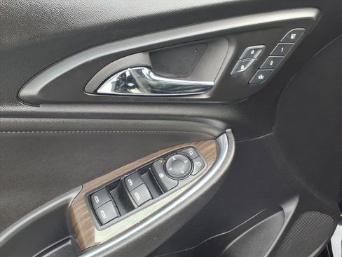 Used 2024 Chevrolet Malibu LT image 25