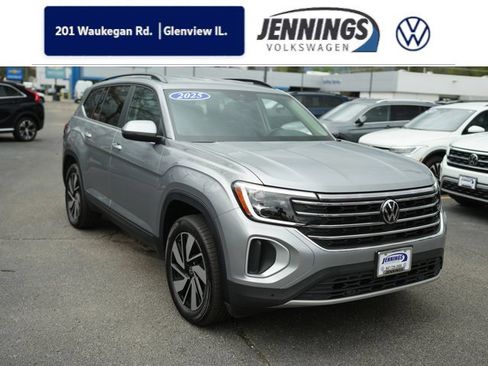Used 2025 Volkswagen Atlas SE AWD/4WD image 1