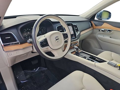 Used 2022 Volvo XC90 T6 Momentum w/ Advanced Package AWD/4WD image 16