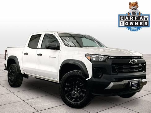Used 2023 Chevrolet Colorado Trail Boss w/ Advanced Trailering Package AWD/4WD image 2