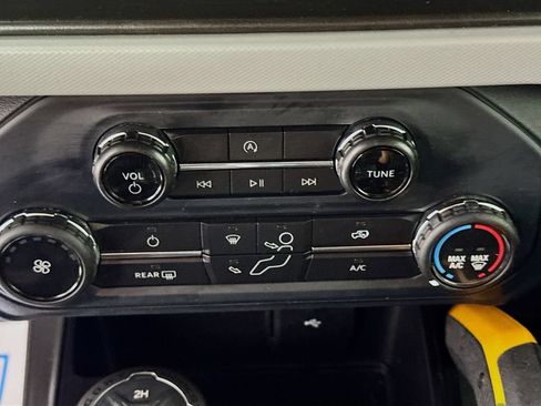 Used 2022 Ford Bronco Badlands AWD/4WD image 15