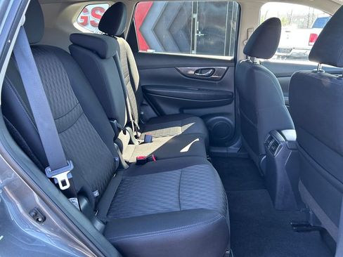 Used 2019 Nissan Rogue SV image 24