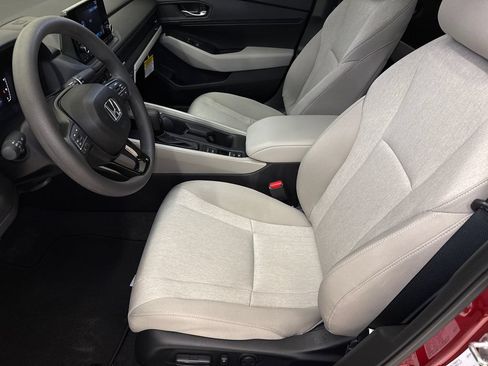 Used 2025 Honda Accord SE image 17