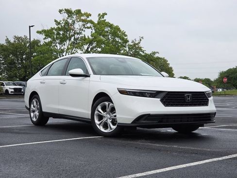Certified 2025 Honda Accord LX image 2