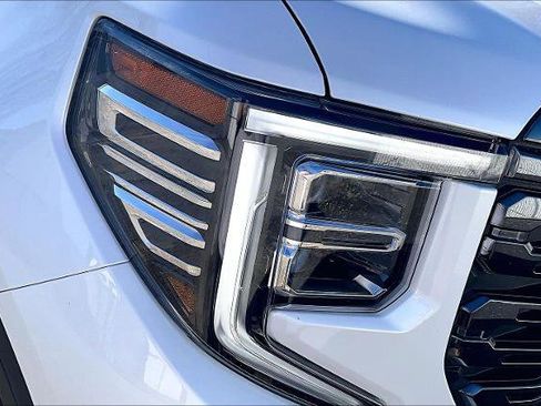 Used 2023 GMC Sierra 1500 Denali Ultimate image 32